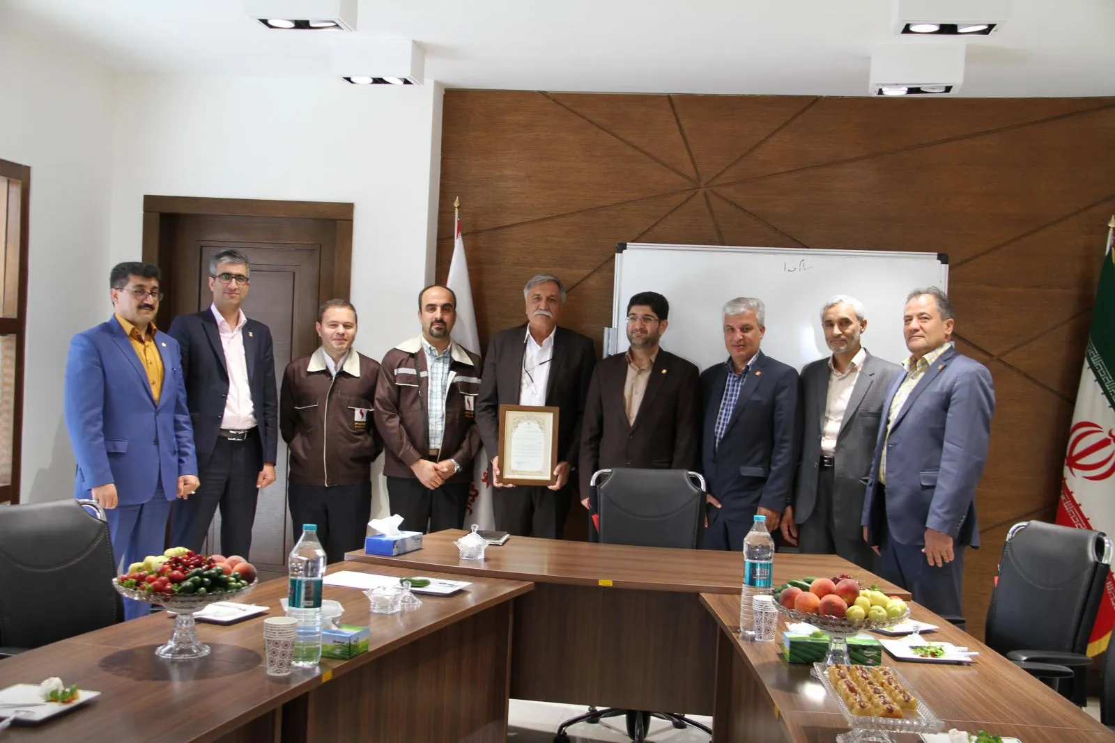 مدیران سپه از مهرگداز - Managers from Sepah Bank in Chaharmahal and Bakhtiari Province visit Mehrgadaz Refractory Products Company